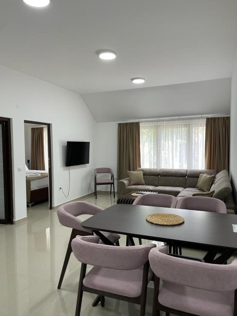 Morpheus Apartmani Sremska Mitrovica Exterior photo